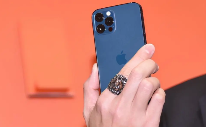 小榄镇苹果手机维修分享iPhone12系列重启方法教程 